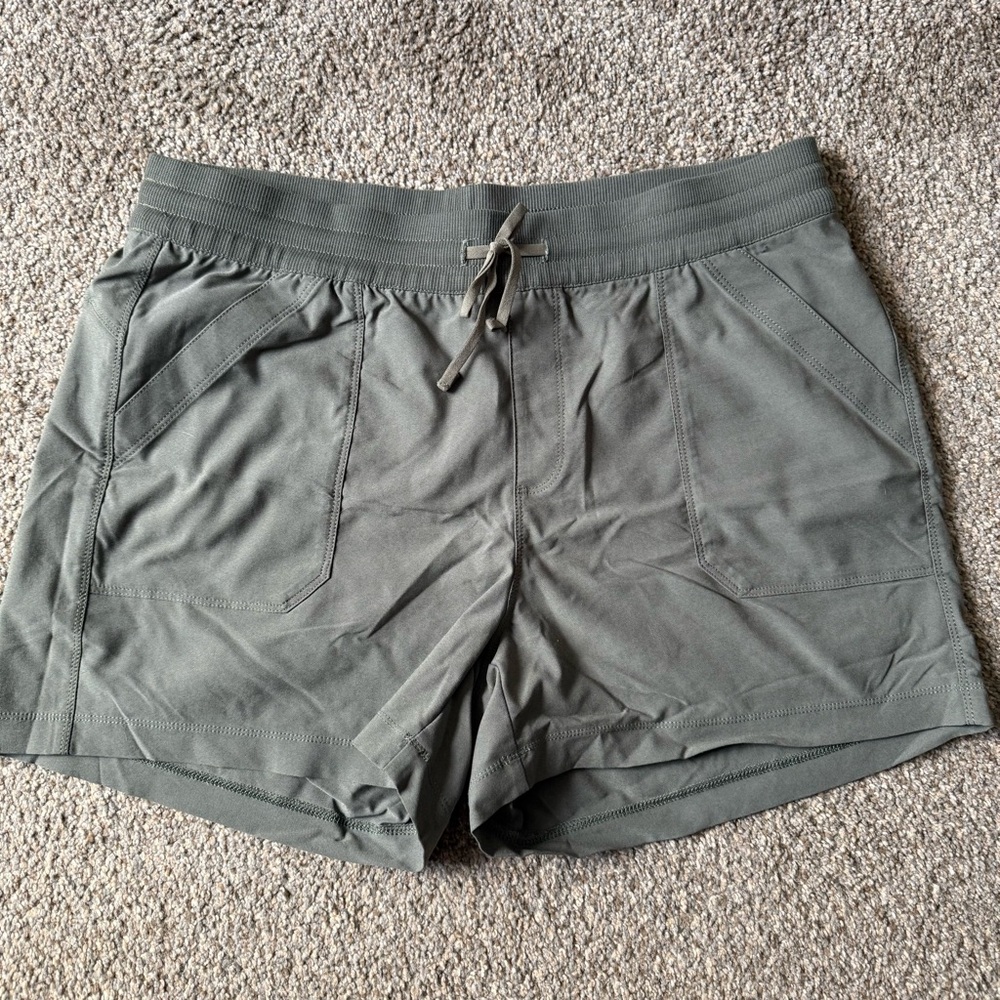 Kuhl hiking Shorts sz L Olive